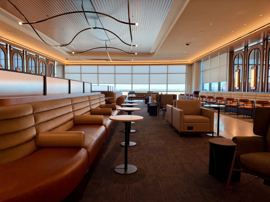 Interior of the United Club in IAH Terminal B.