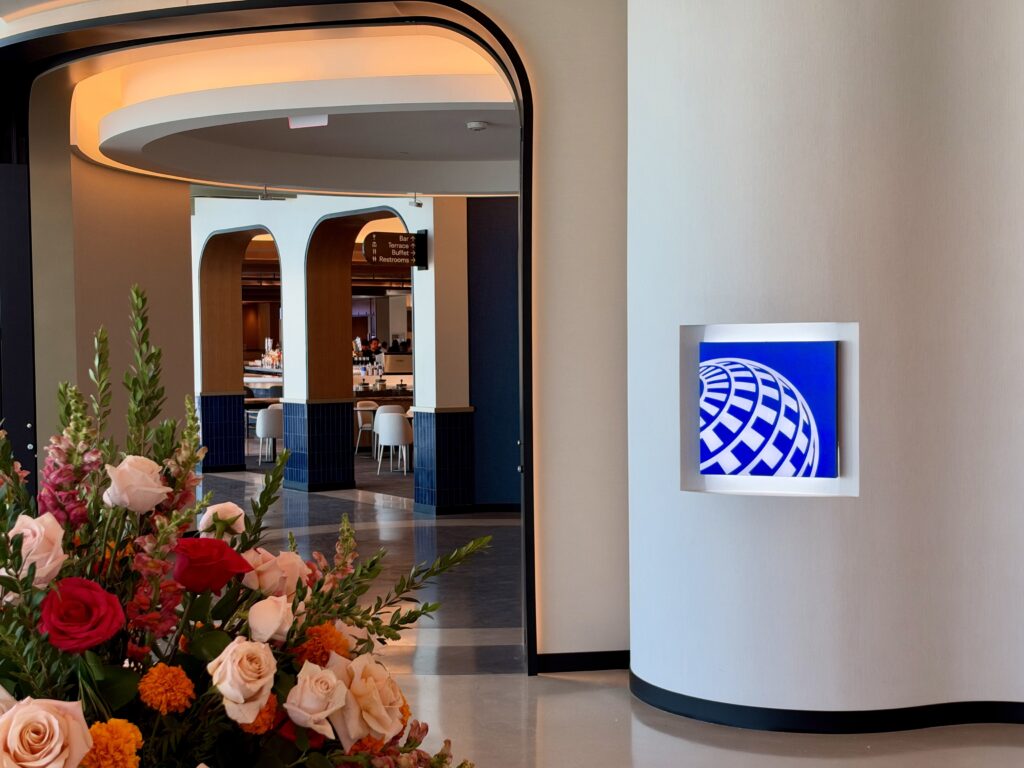 Entrance to the United Club in IAH Terminal B.
