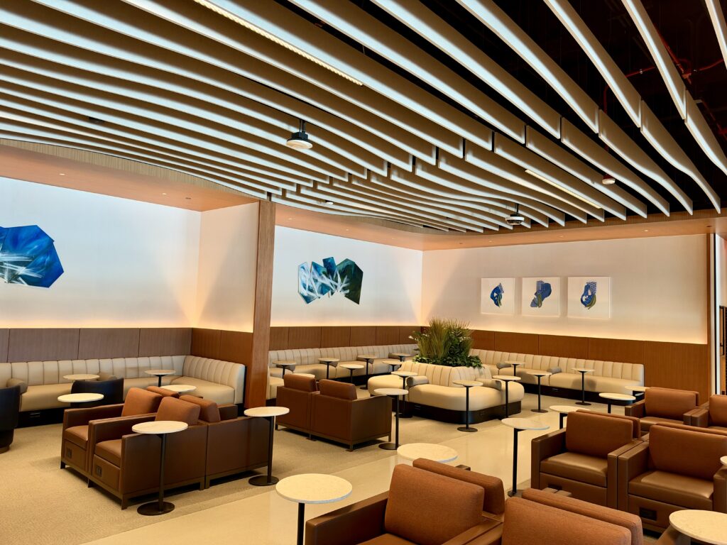 Interior of the United Club in IAH Terminal B.