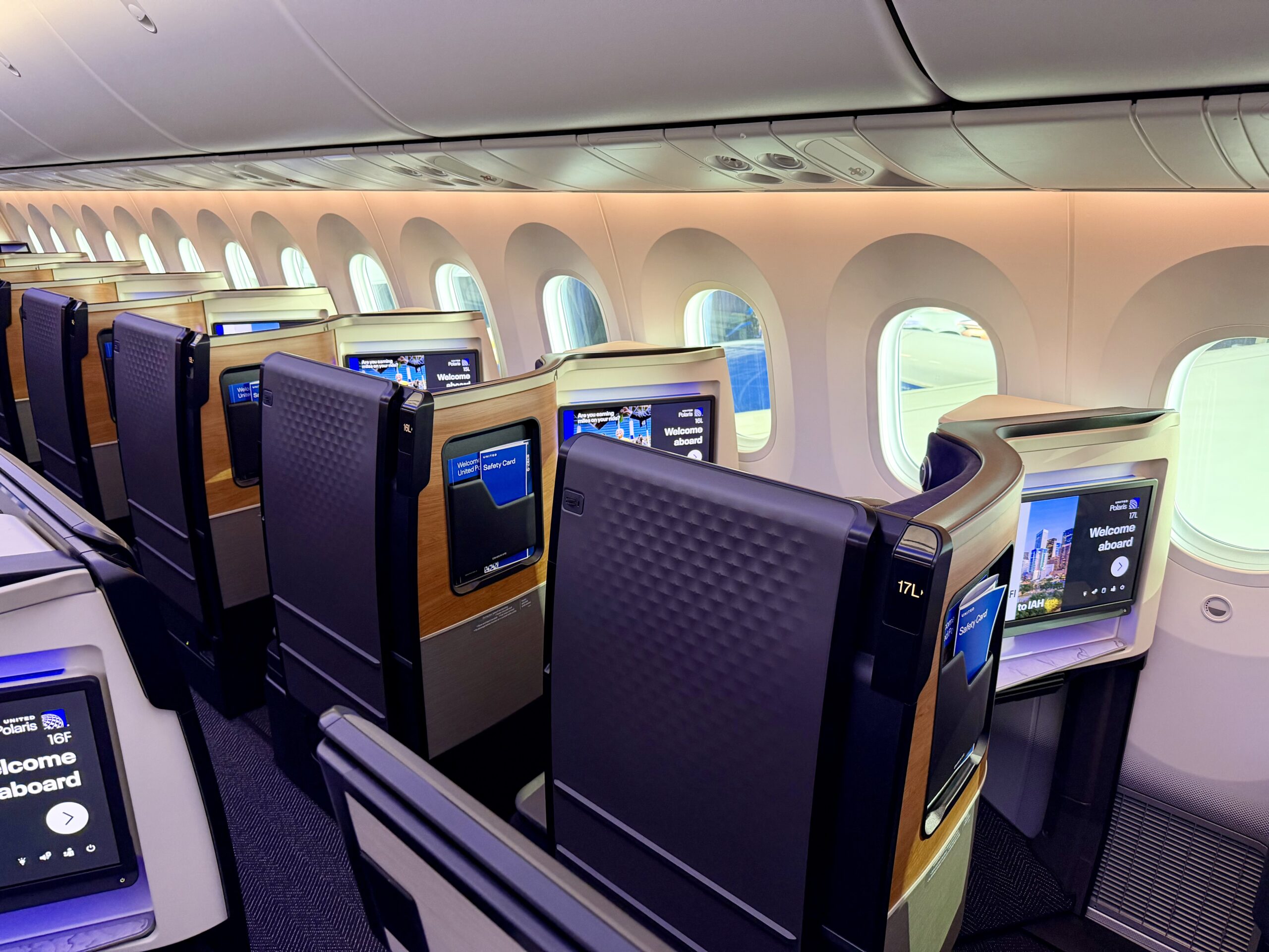 How to Use United Airlines Upgrade Alerts
