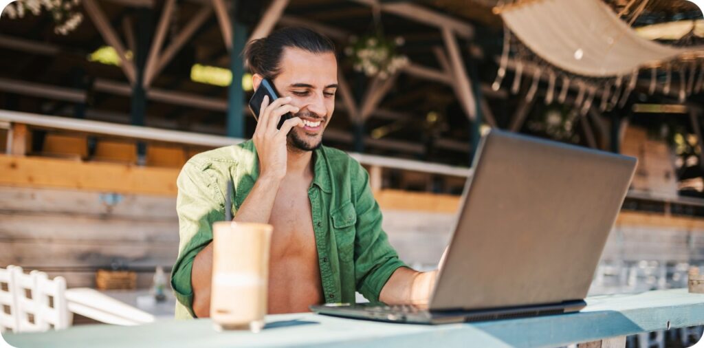 Digital Nomad working from a cafe