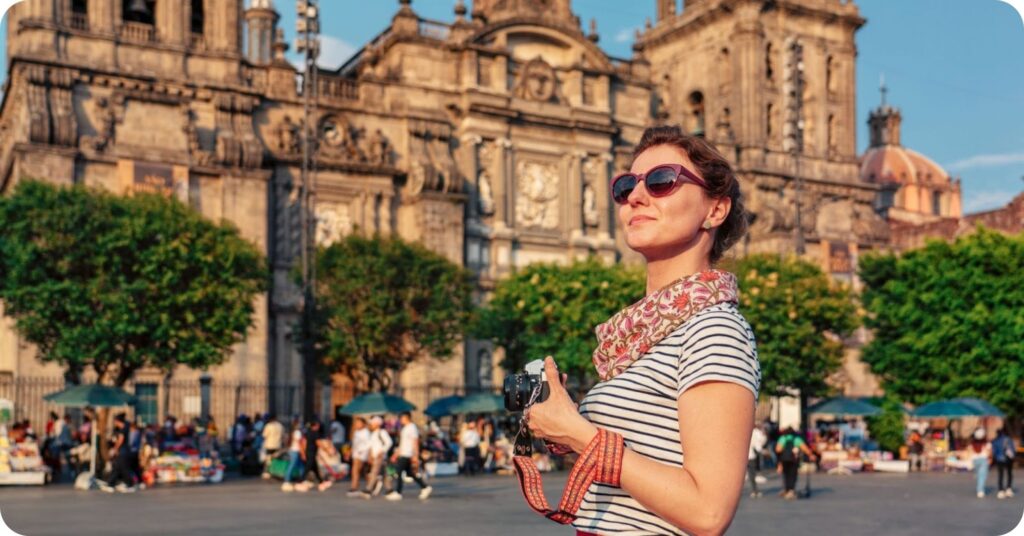 Women Exploring Mexico City