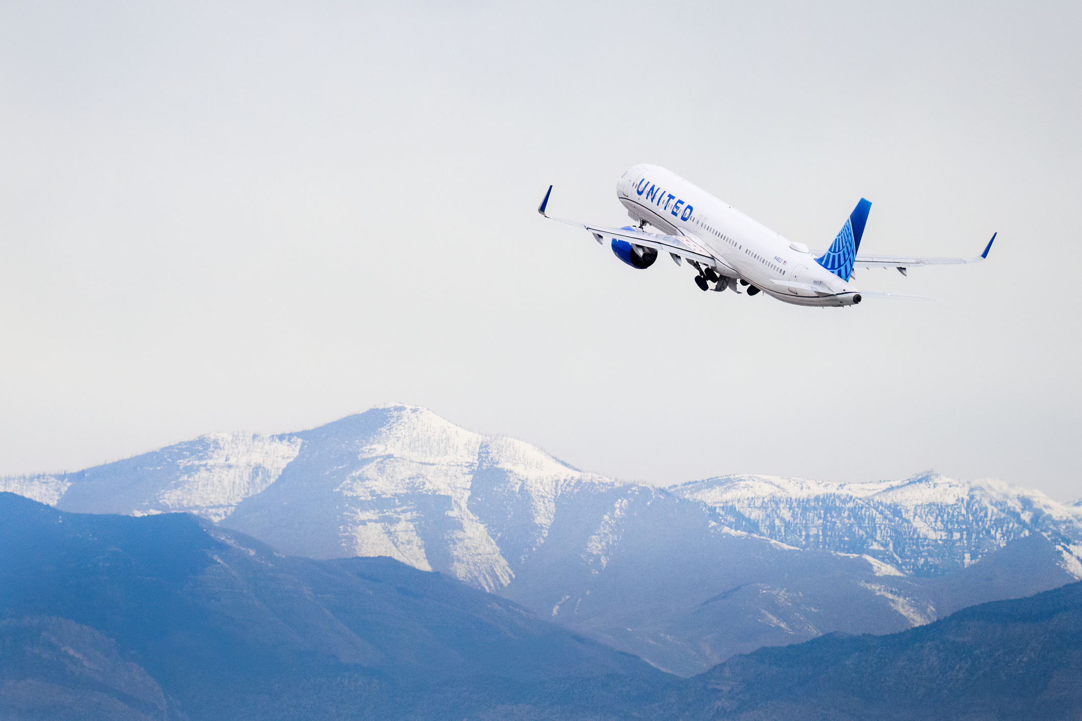 4 United Credit Card Offers Worth Up to 100,000 Bonus Miles