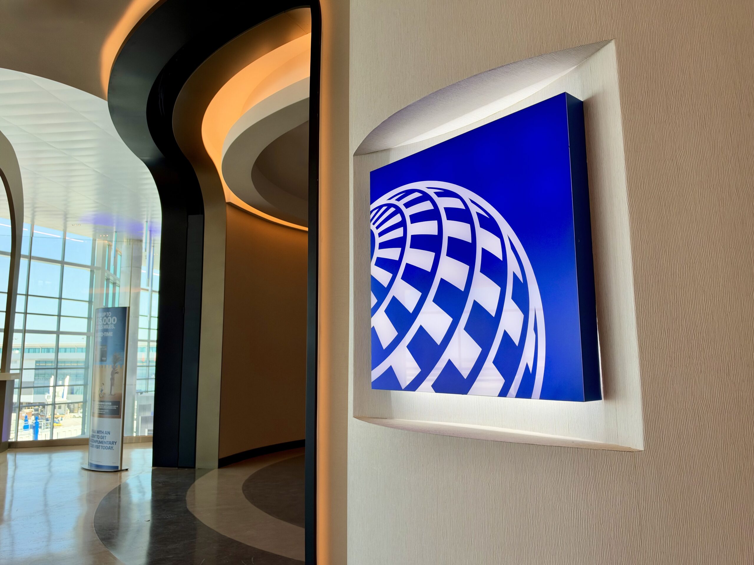 United Club Lounges: Access, Guest Rules, and What to Expect